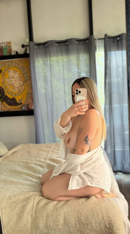 i need a guy who doesn’t mind me being naked 24/7