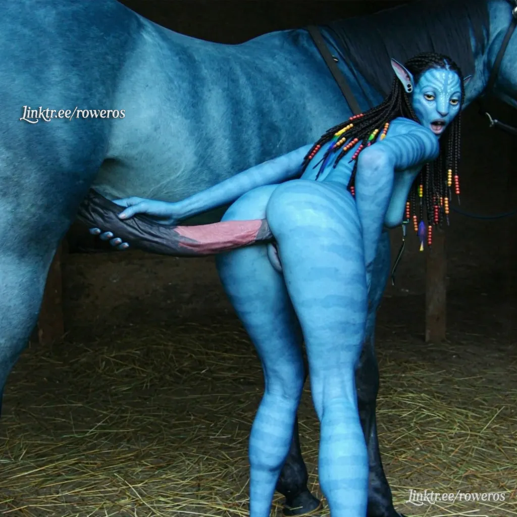 Neytiri plays with a alien horse, puts the horse's penis in her ass #2