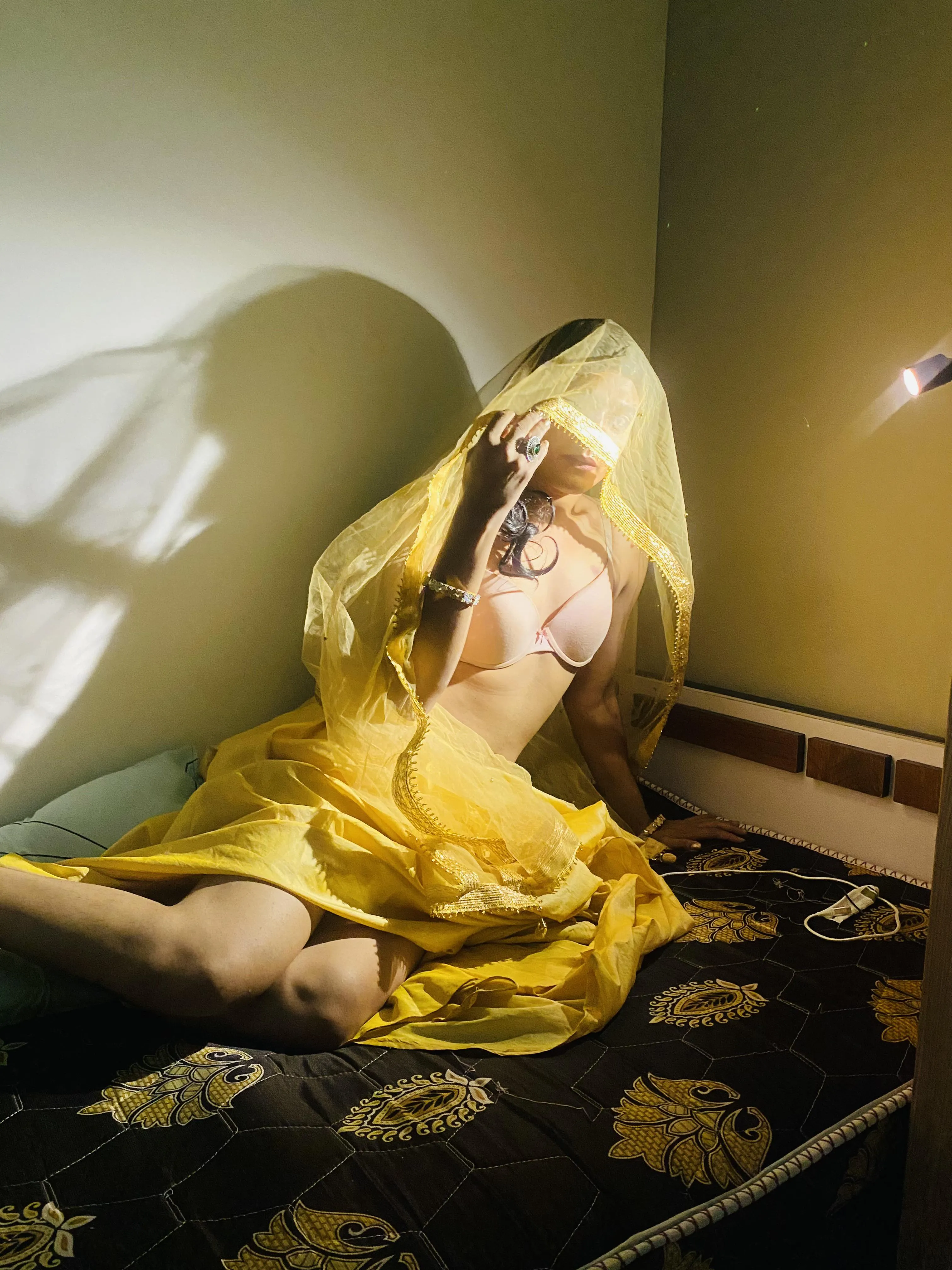 Sunte ho…🥱 Haldi wala doodh peelo aake