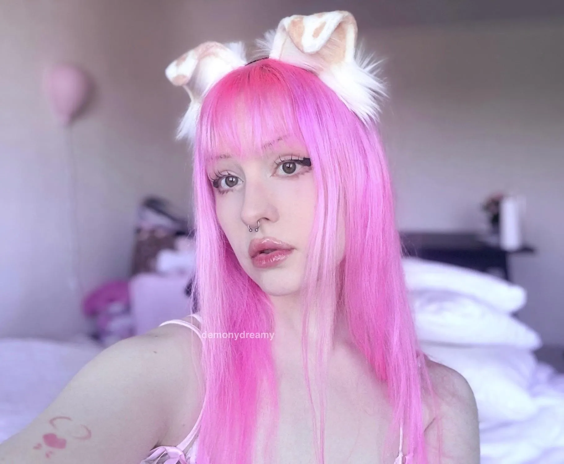 tried something new with my makeup :3 🐾🎀