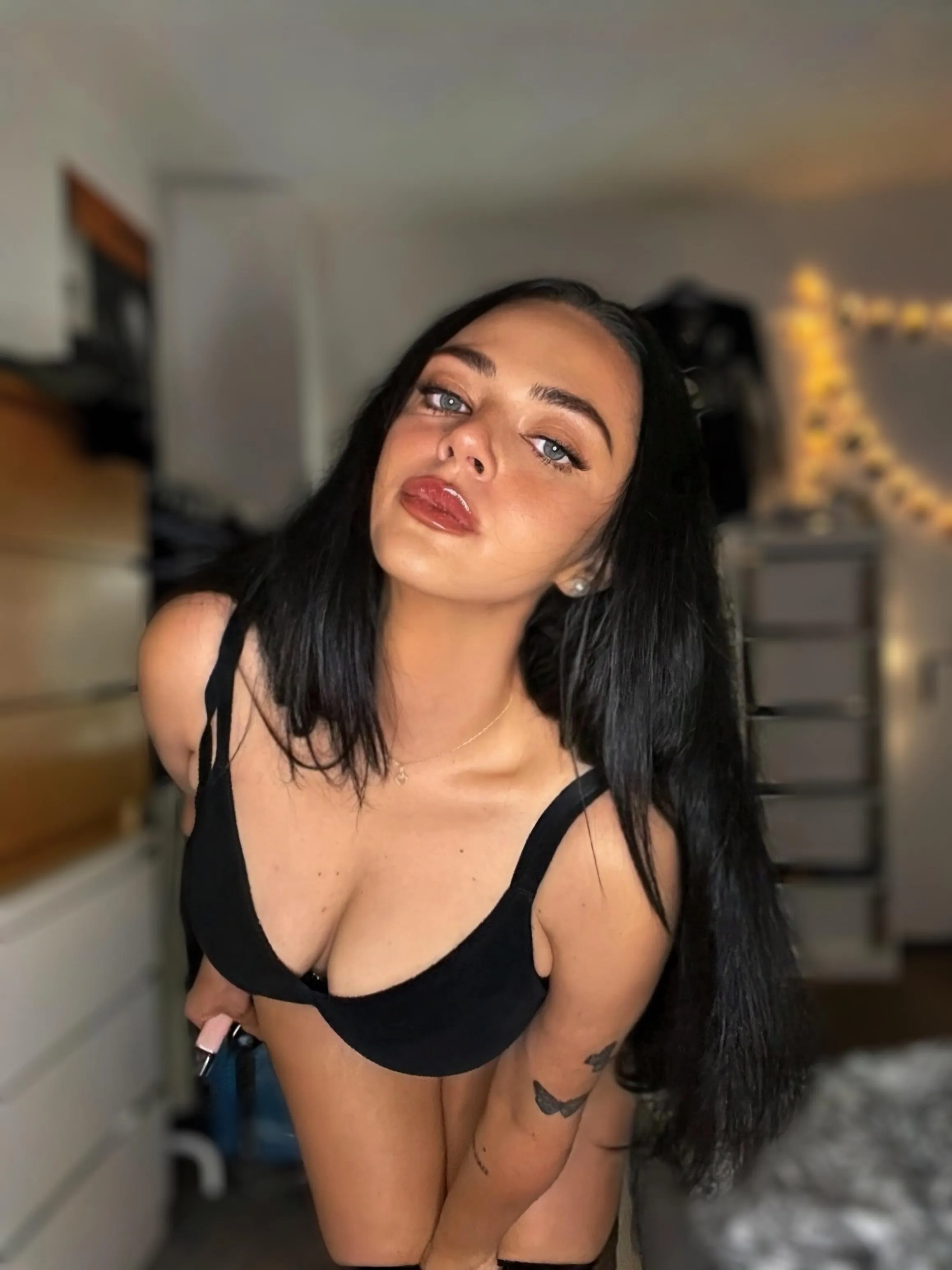 You’re addicted to sending because it’s the only time you actually give a woman the slightest sexual pleasure 💸