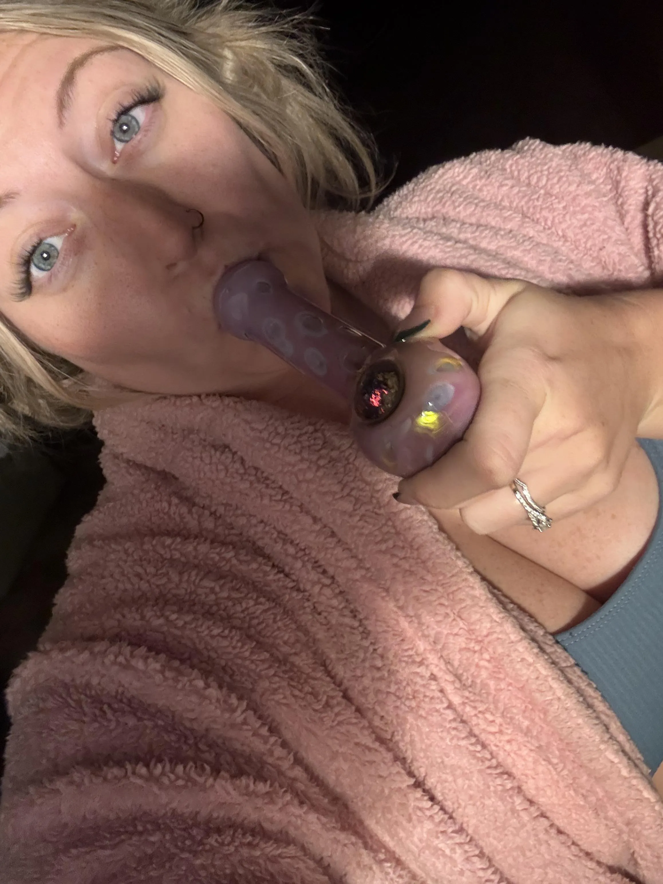 What’s your favorite way to smoke?👇