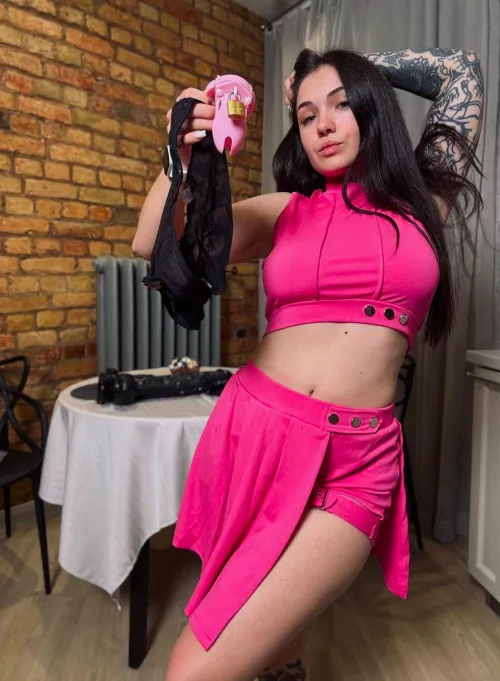 Leave a 👍 if you'd let me lock 🔐you without hesitation