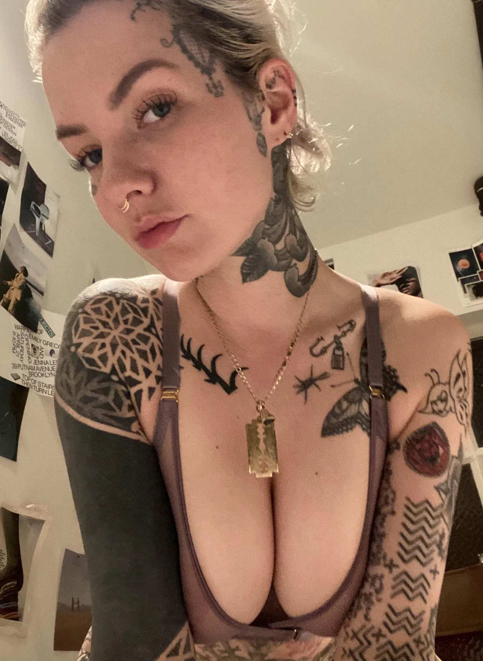 Wanna have your bite marks on my body and your cum on my face