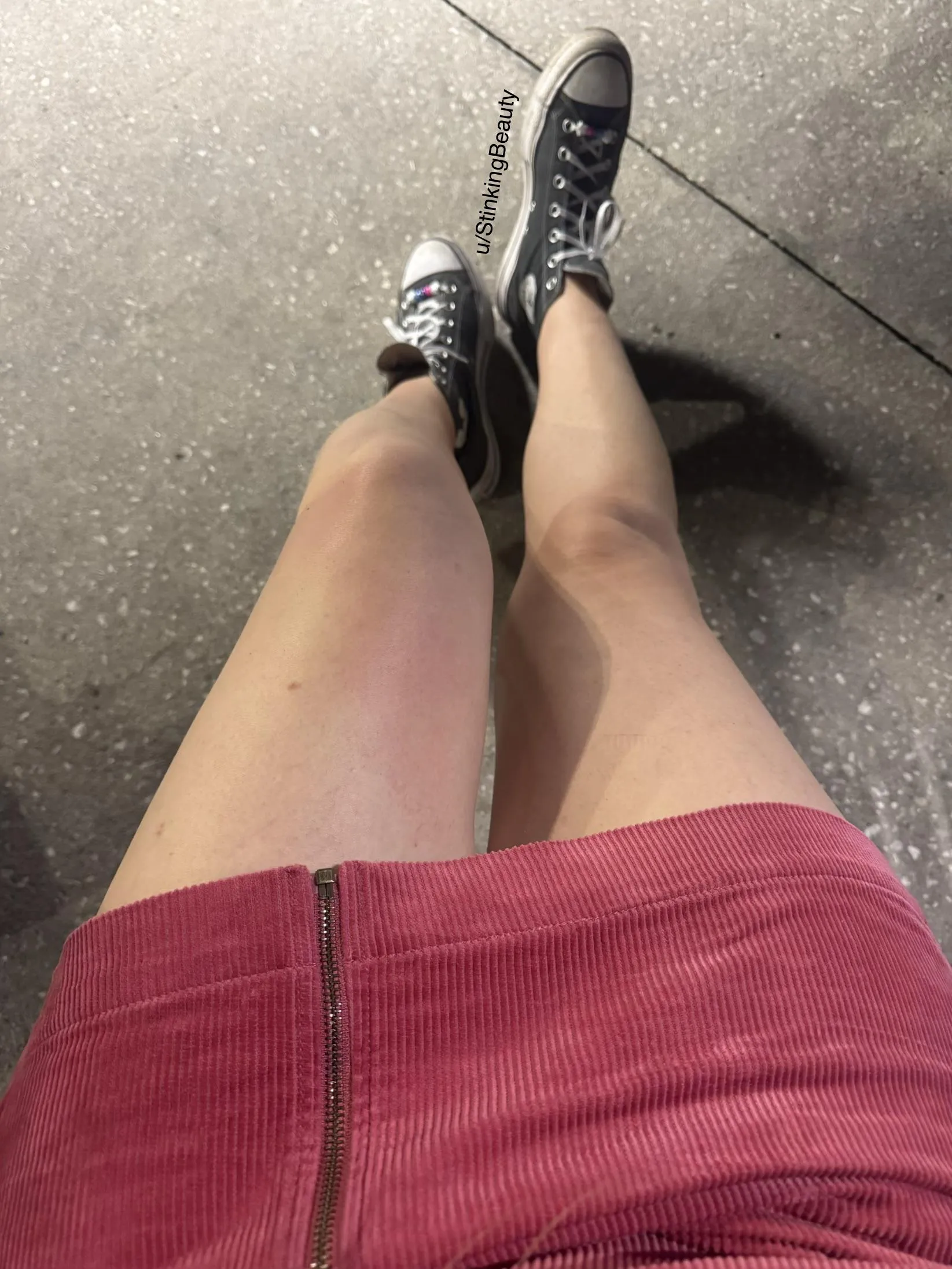 Don’t think I’ll ever get over how cute Converse are with skirts. 🥰💕💃🏼