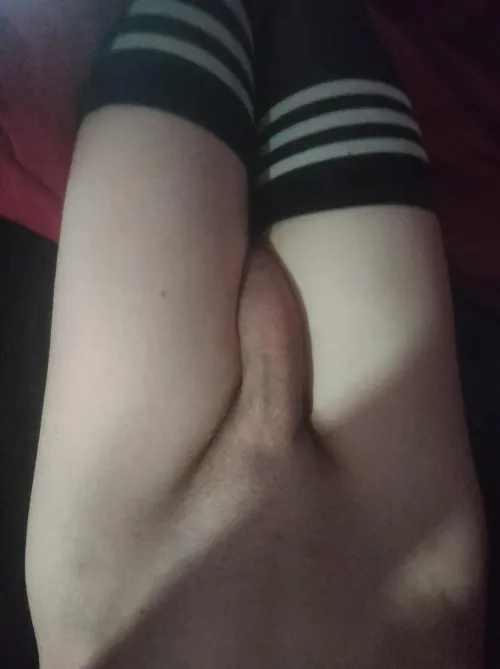 im not even fully hard :3