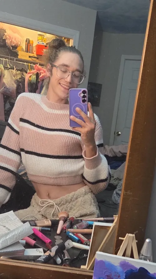 Looking for friends, women, couples, BBC, lets smokee, im 25 trans girl Central/Western MA