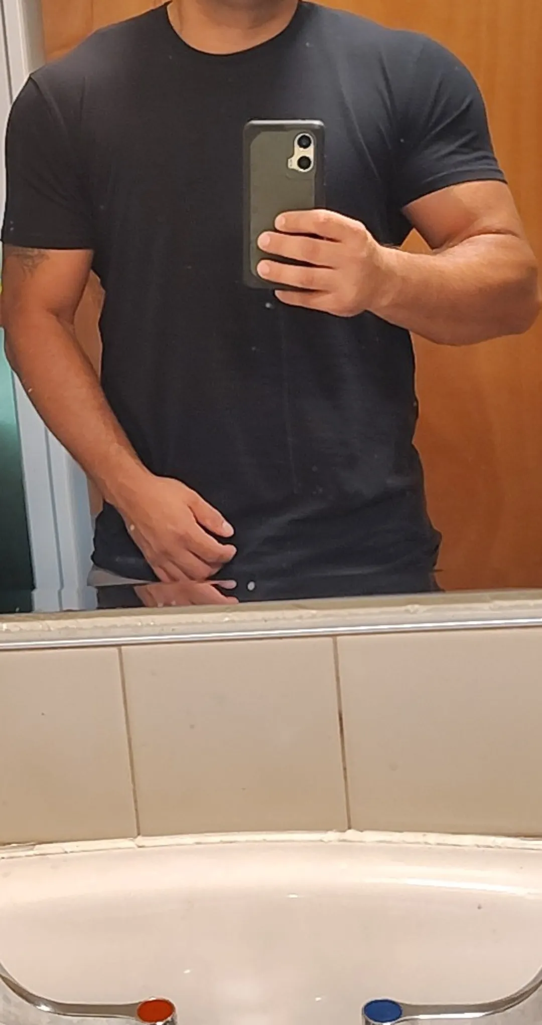 M4F I would love to show you hot wife all the attention she deserves