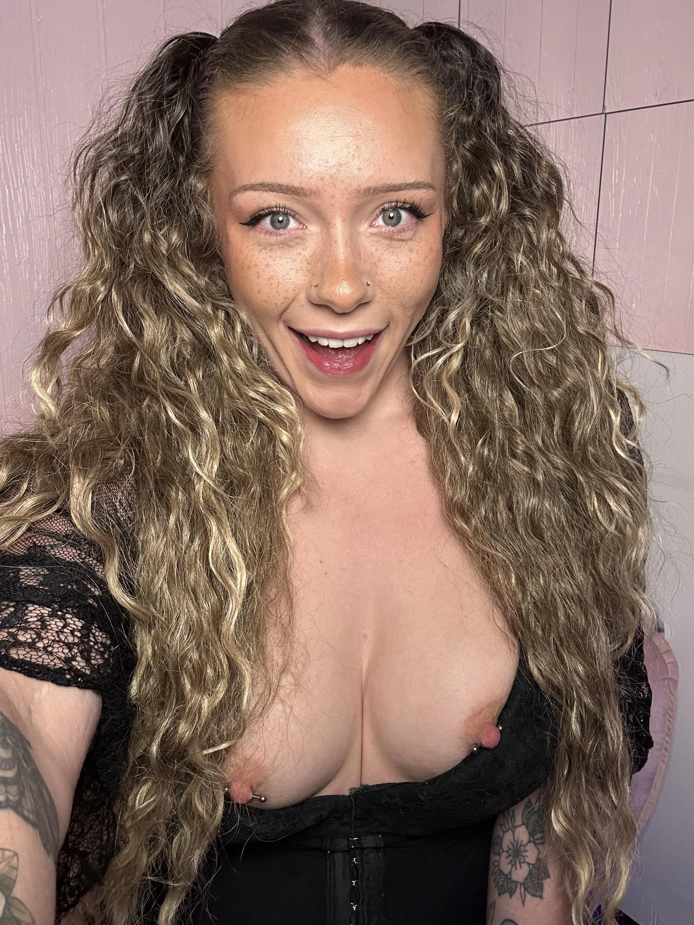 My favorite hair style! Perfect for grabbing ahold of 😈