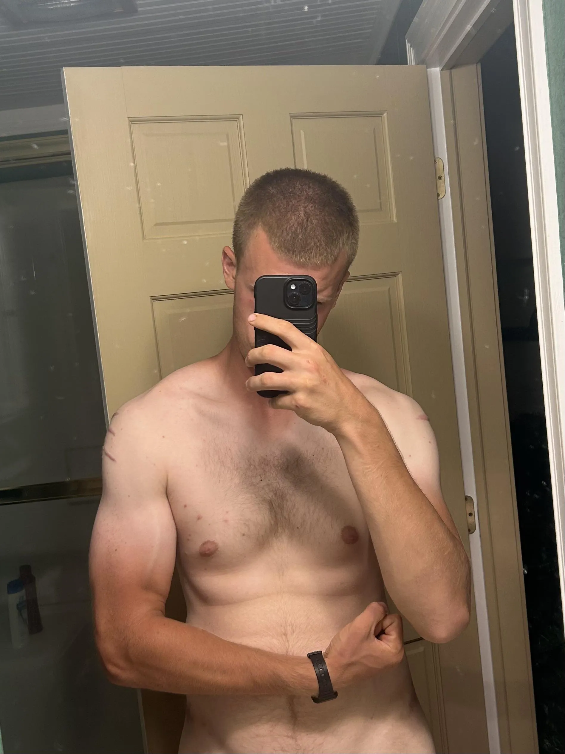 Young BWC in Tyson’s [VA] looking for MILFs
