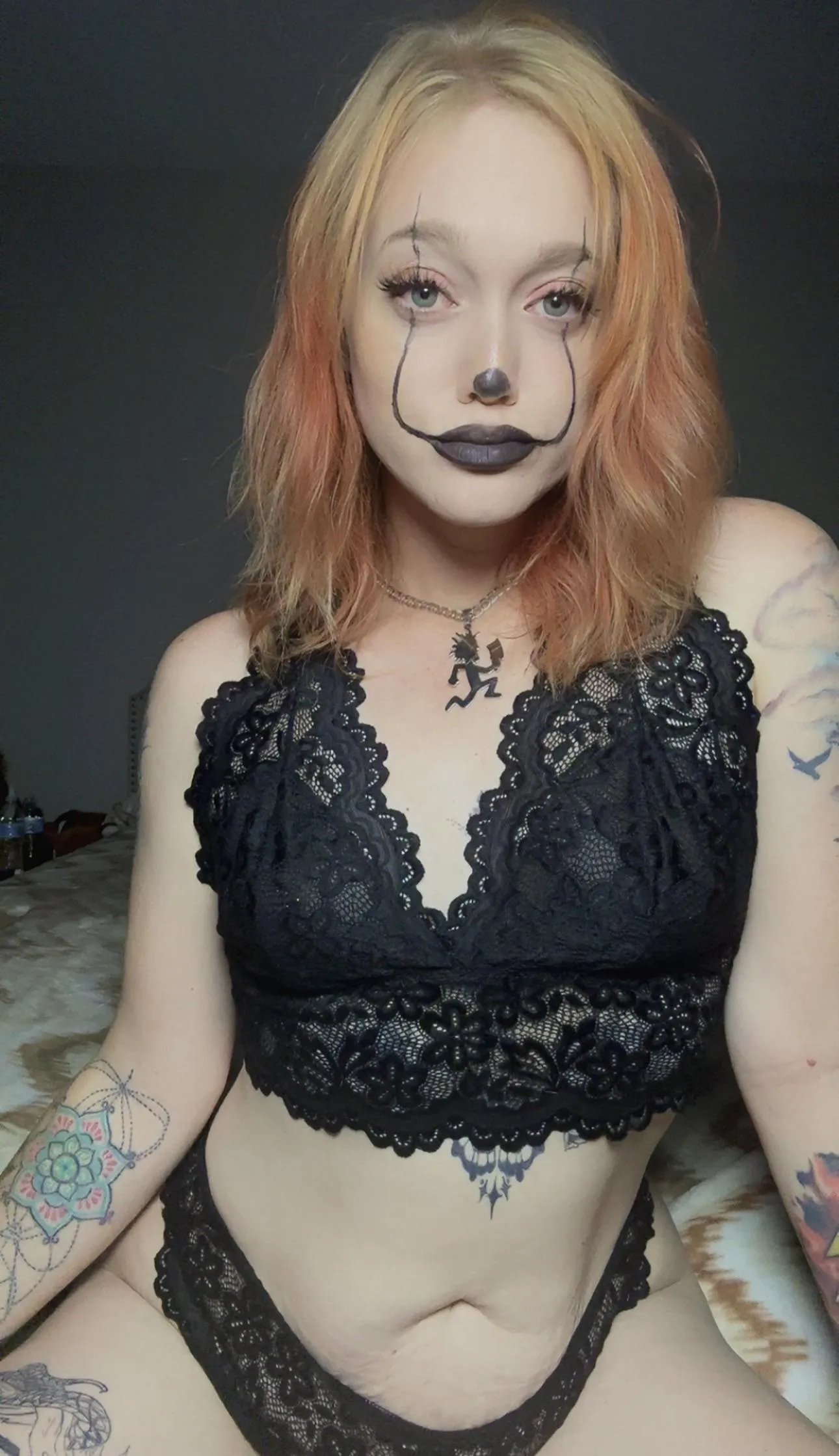 Cemetery baby, I want you in my world 💚🤡