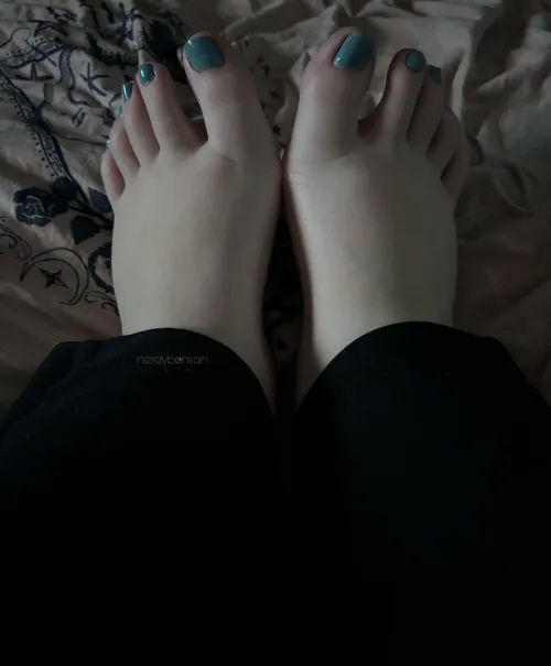 Do you like the size of my feet?