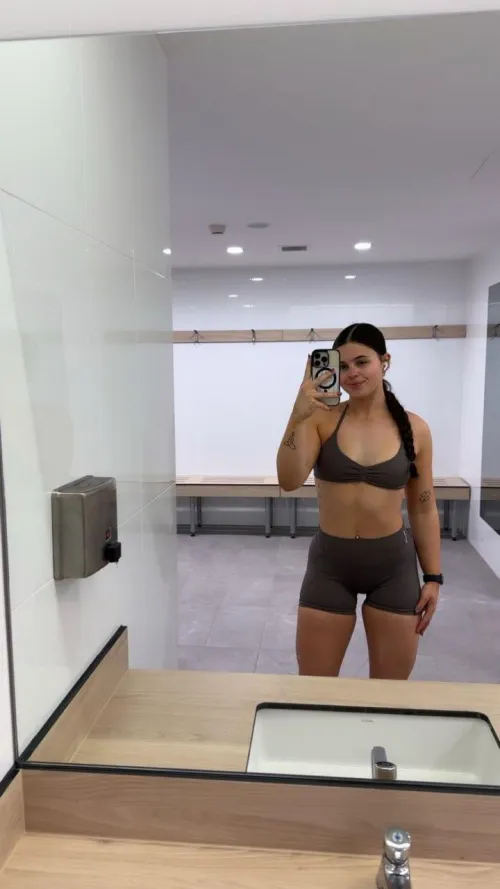 Do I slay this gym fit or nah?