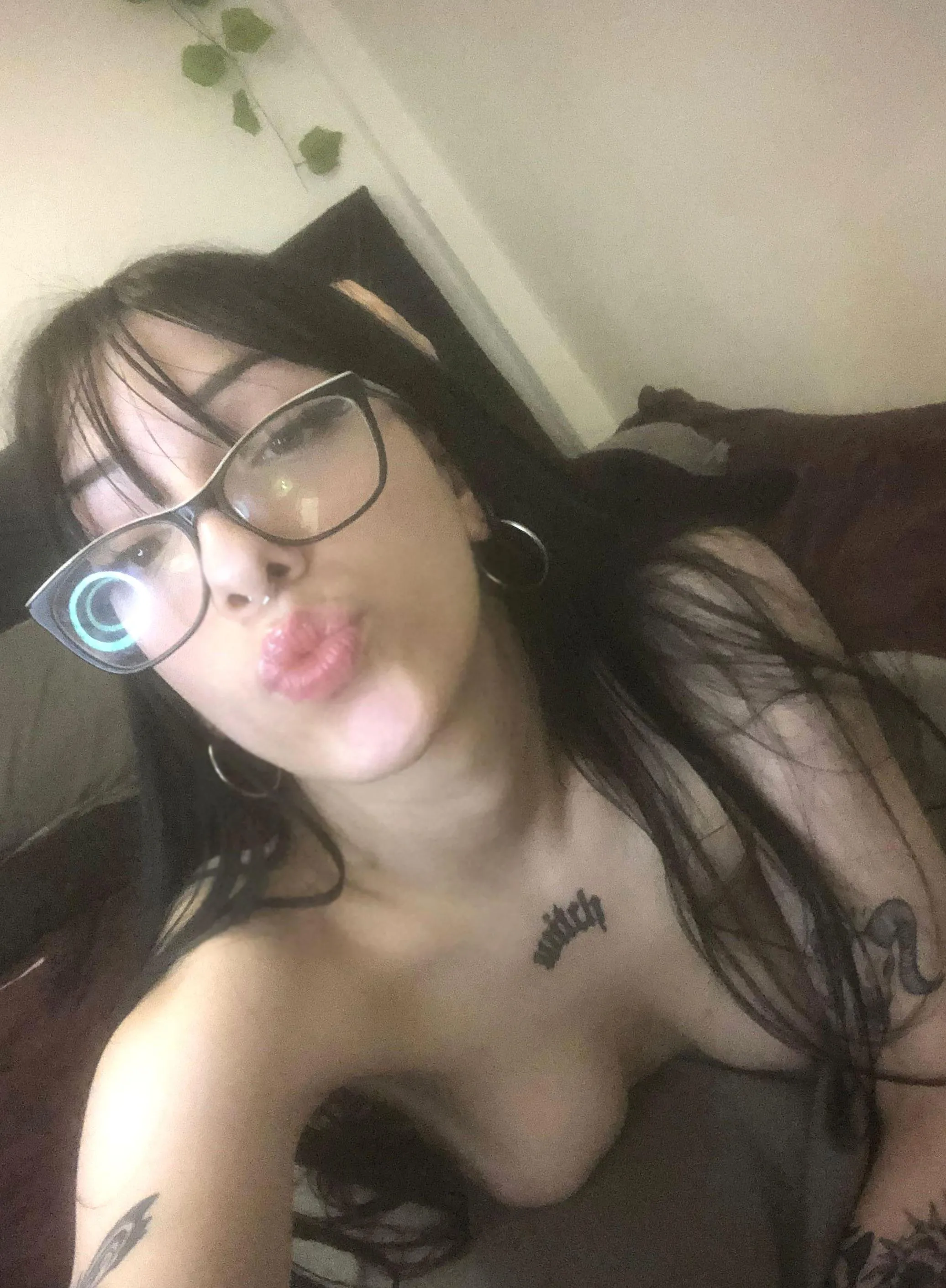 Say ya if I seem attractive