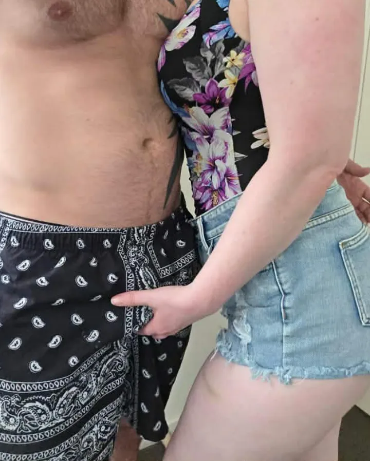 37m 36f couple looking for girthy Bull