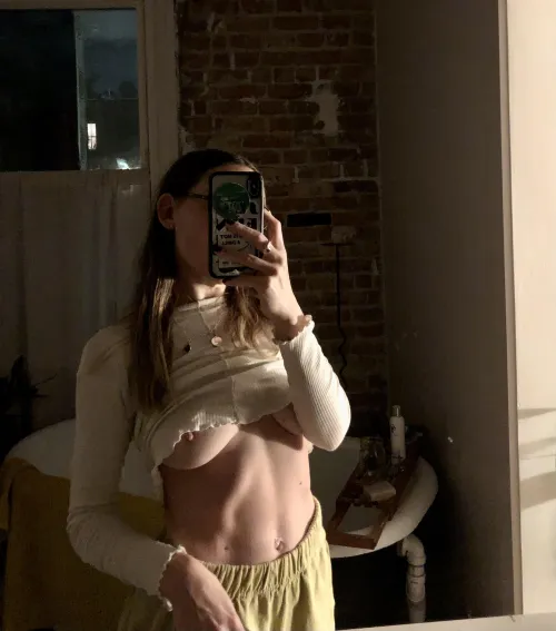 5'0 wife/mom who lovvvvves attention