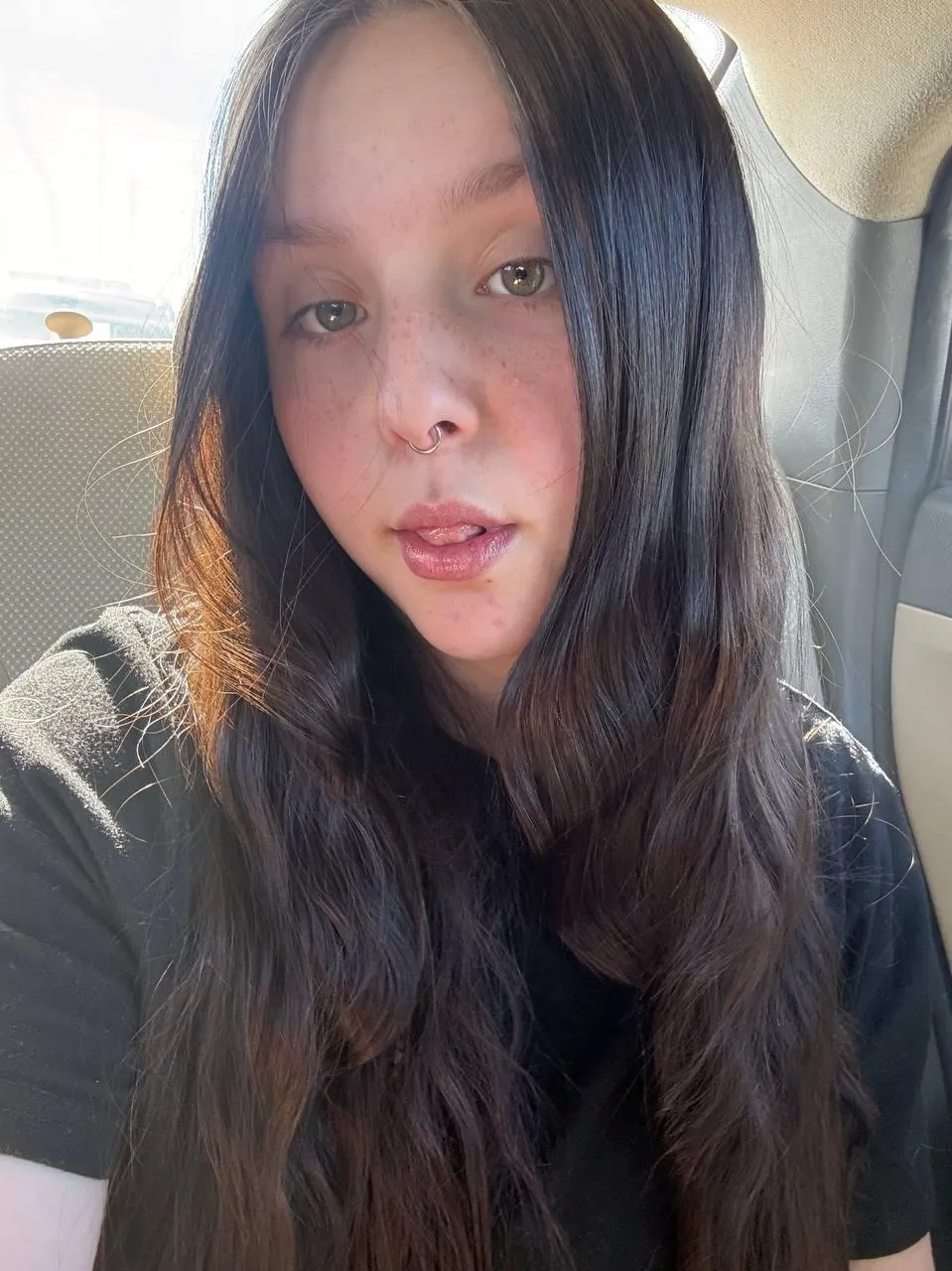 Any random dude who wants to get my nudes? [F20]