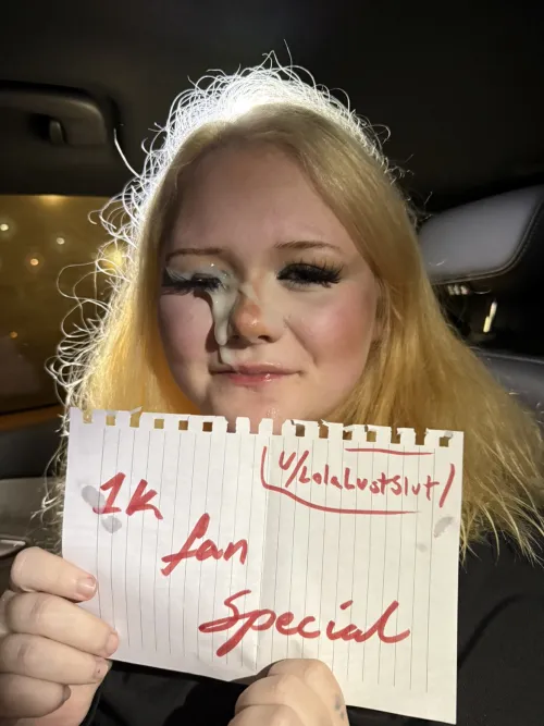 Celebrated 1000 Reddit followers by meeting two random followers for blowjobs and cum 💋