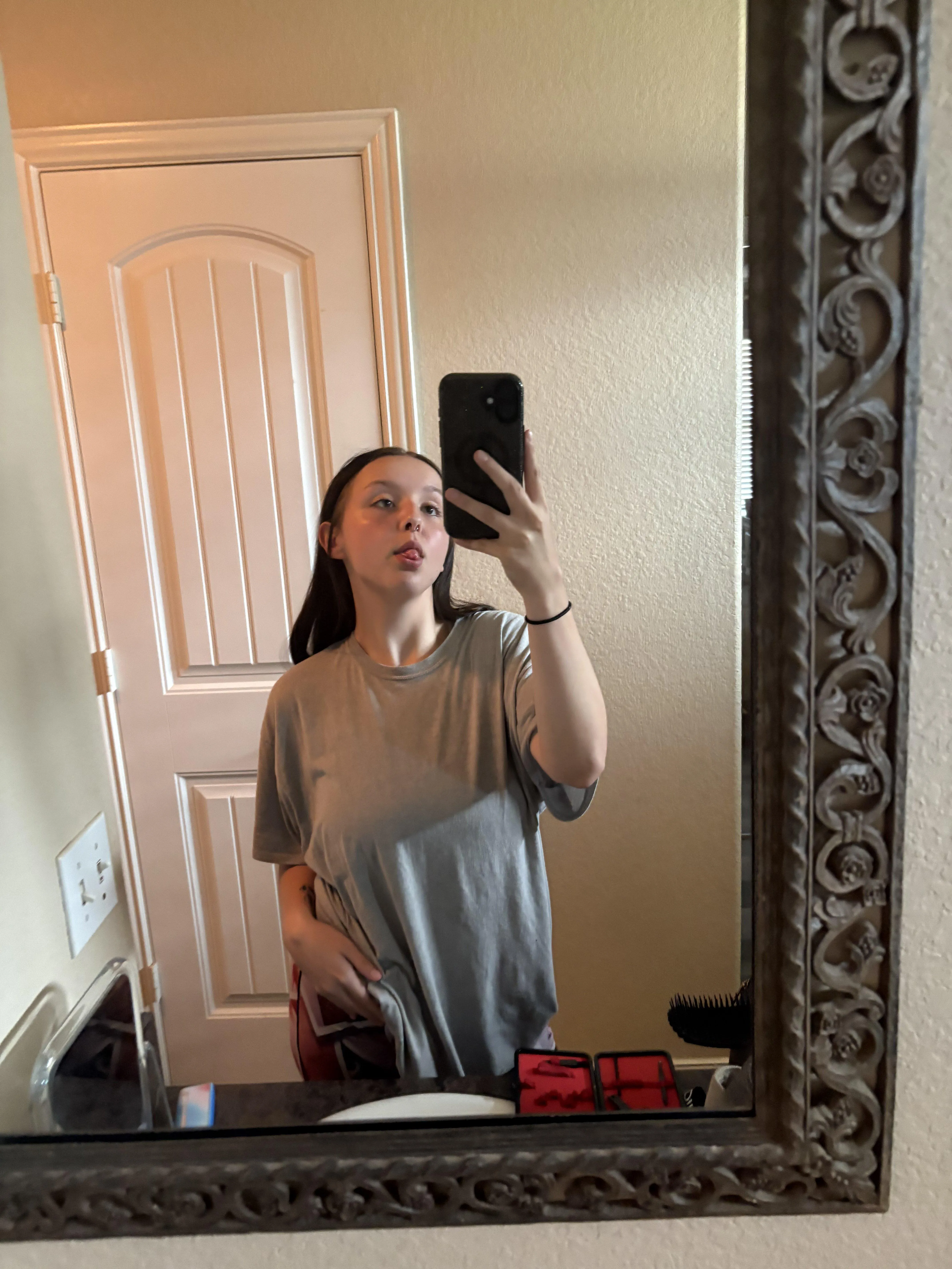 drop a ❤️ and I'll send u my nudes (first 60 guys only)