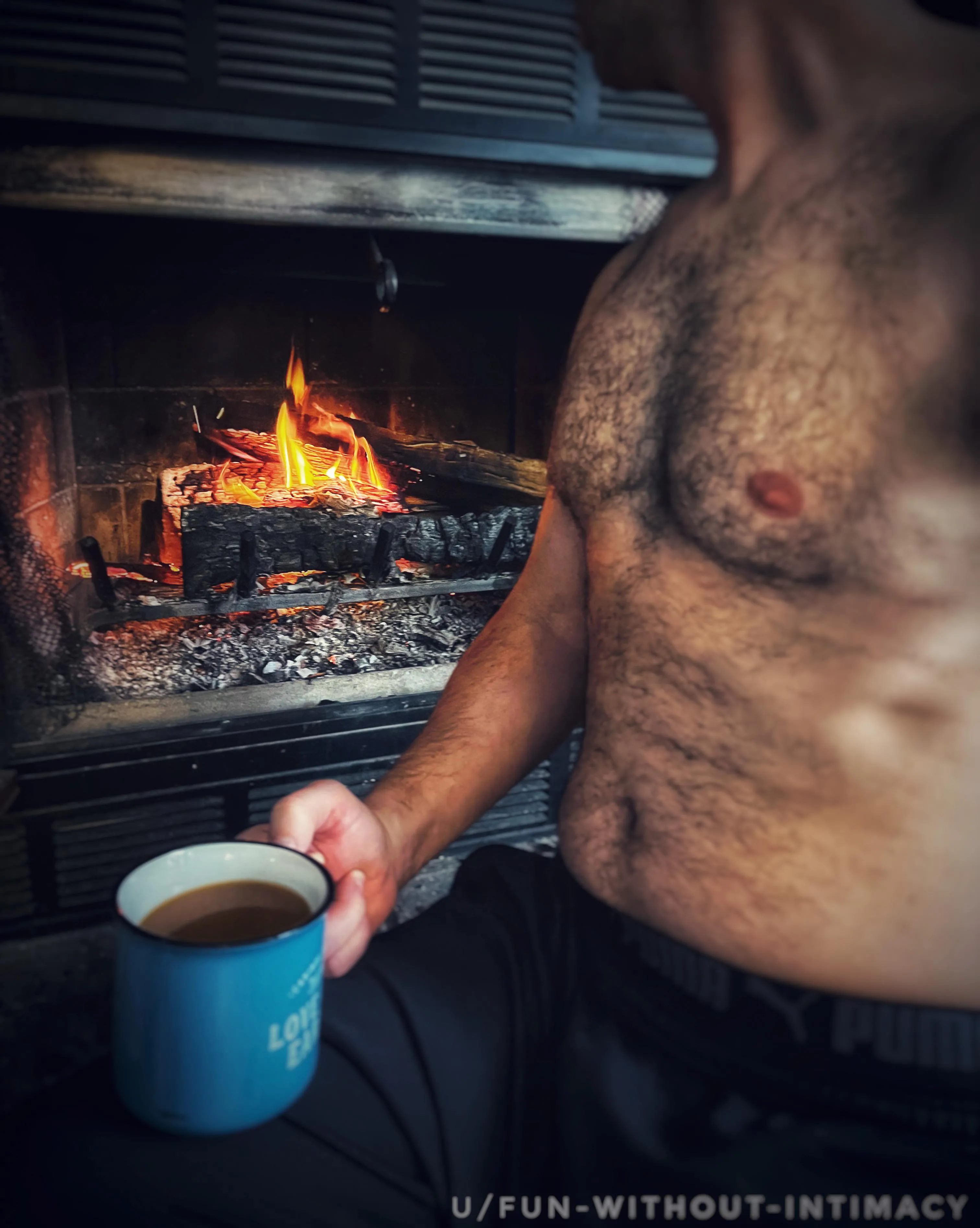 This chilly weather calls for coffee by the fire 🪵☕️