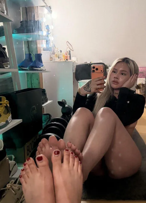 Do you think you could fit my small Thai feet in your mouth?