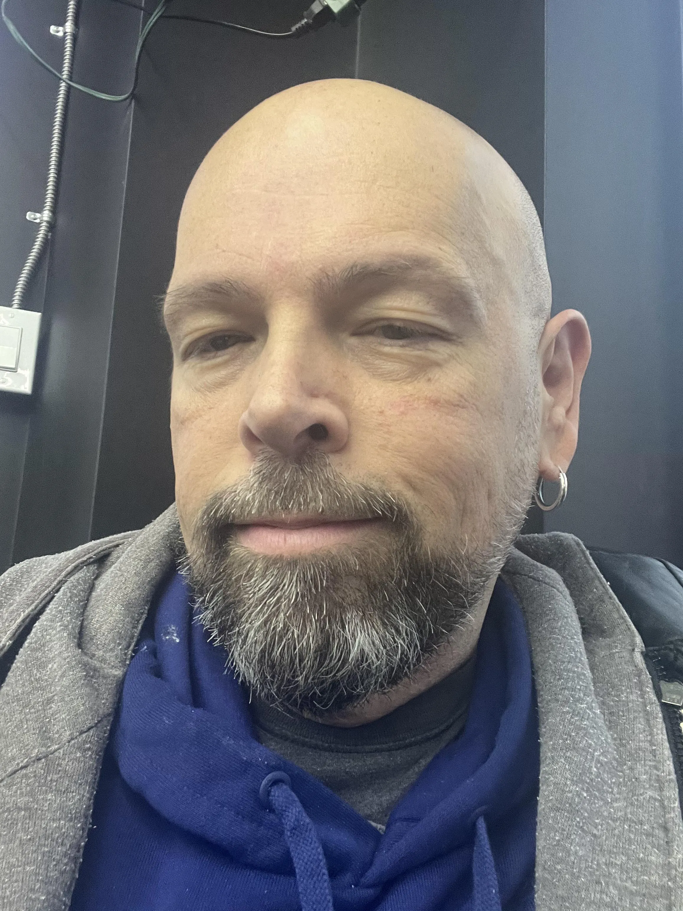 Clean and fresh feel me again hats not bad for 51 … looking for friends :)