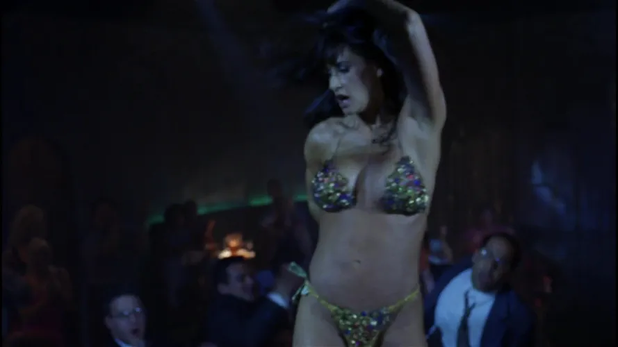 Erin Struts Her Stuff