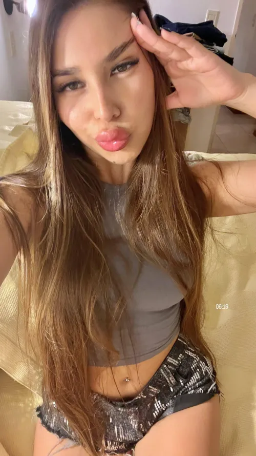 Hey, looking for someone to chat with [oc]