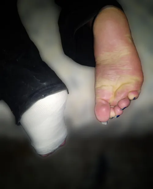 On my knees like the good slut I'm ♥️