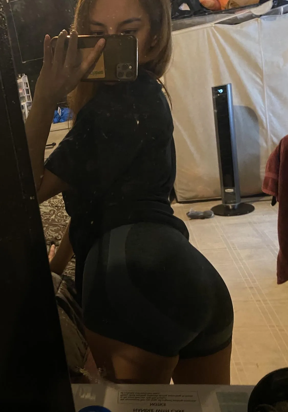 20F Latina looking for a long term sugar daddy:))