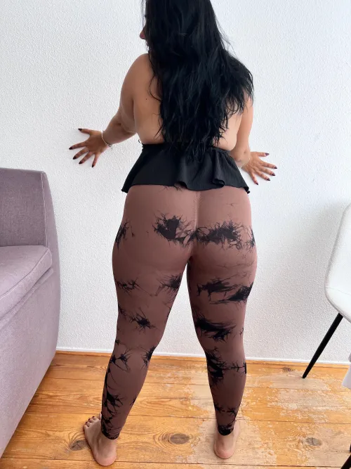 Every glance, every move,pure temptation in motion- Salty Caramel Juice