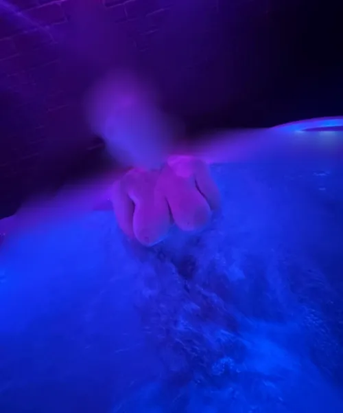 The water is hot and so am