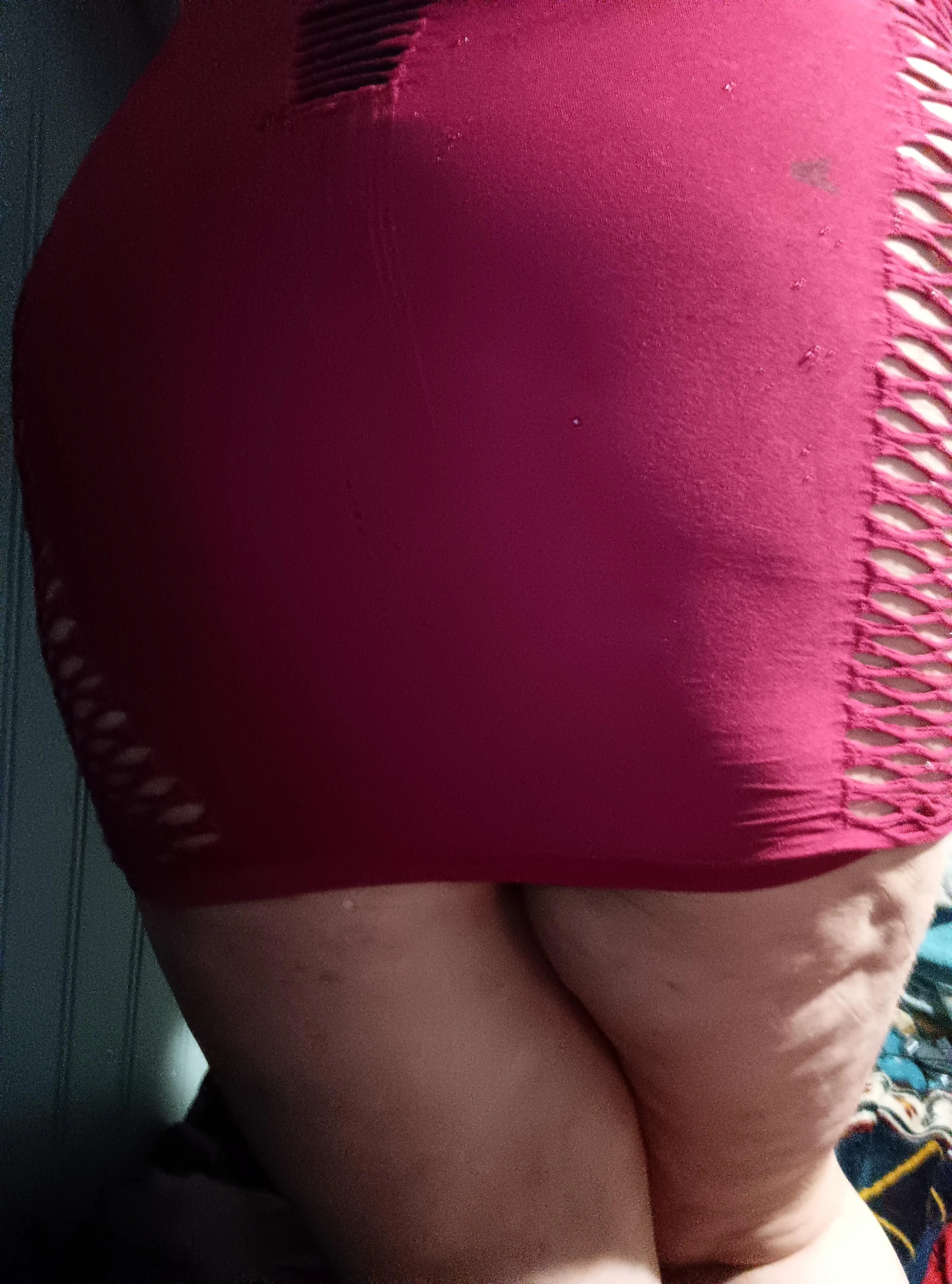 Chubby big booty milf that loves to roleplay, make customs and dom or sub :)