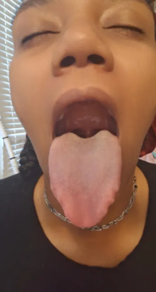 Did you miss me? Yes, my tongue is still long