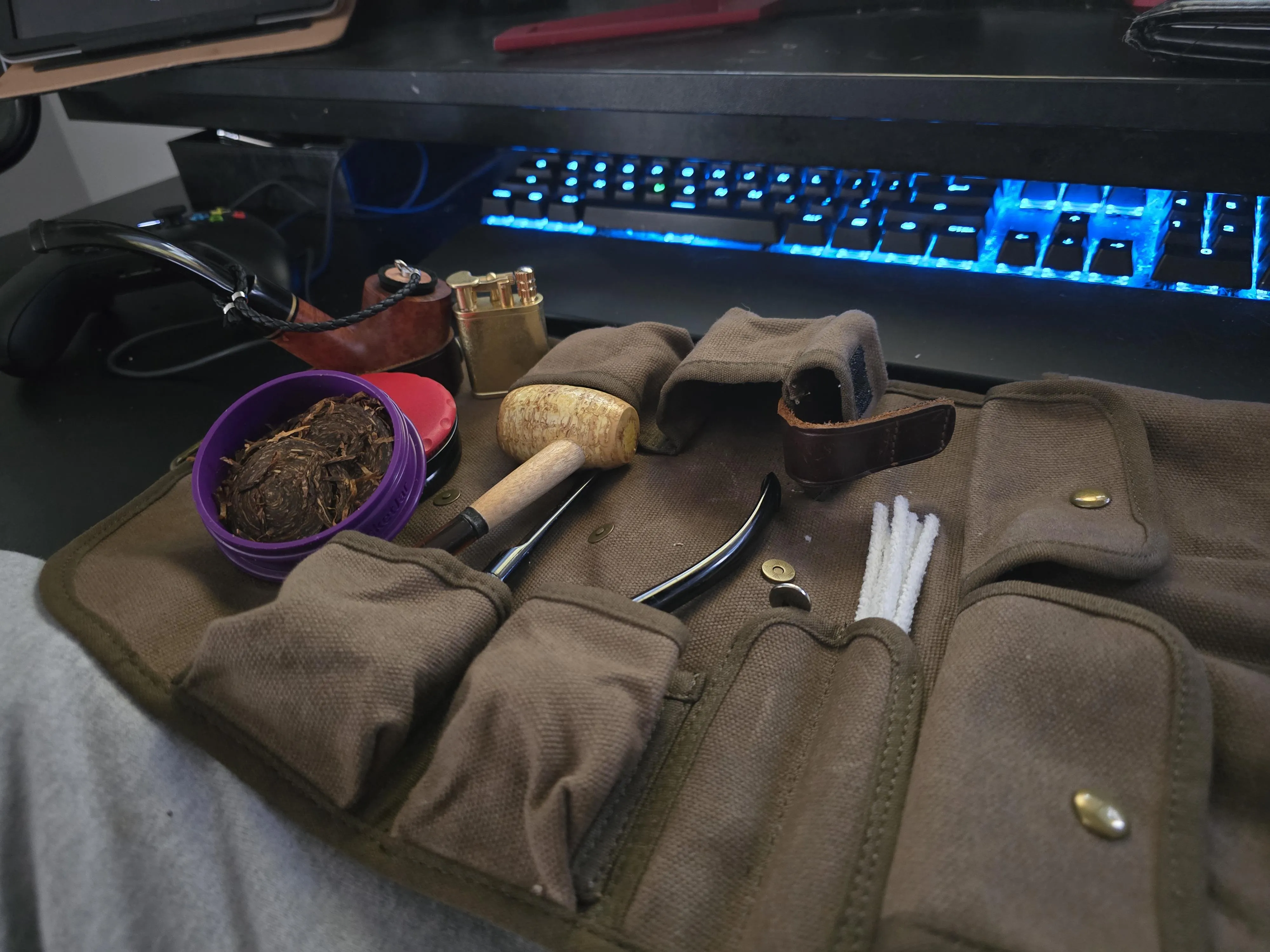 Glamor shot of my new travel kit.