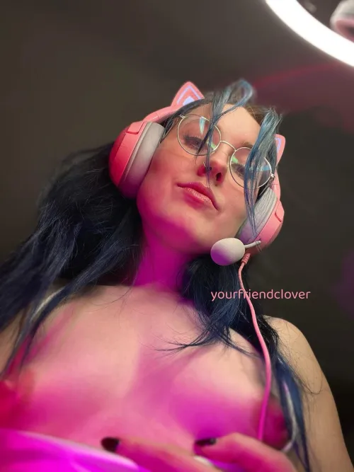 I’ve got the Flu 😷 This pic is spicer than what I currently look like 💀