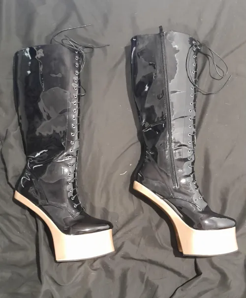 My new pony boots came!!! Does anyone know what I should wear with them?