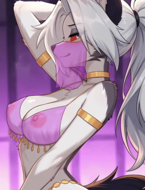 Queen (twistedscarlett60)