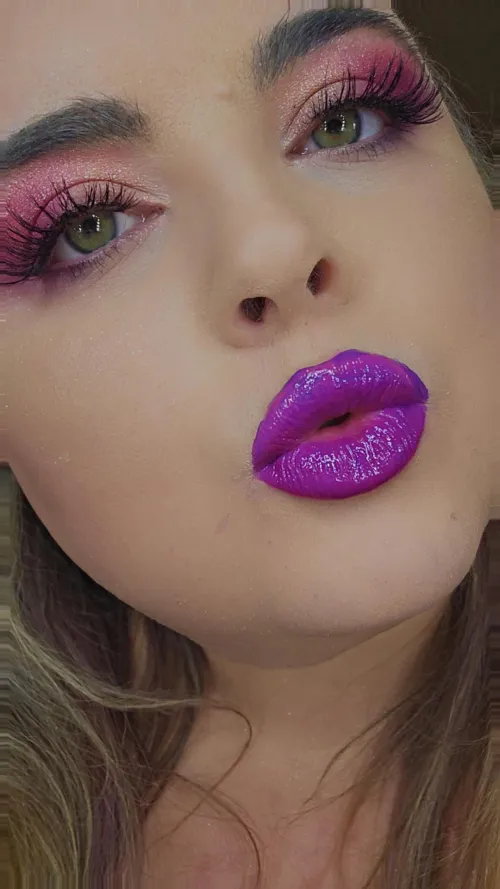 Sticky and shiny ✨️