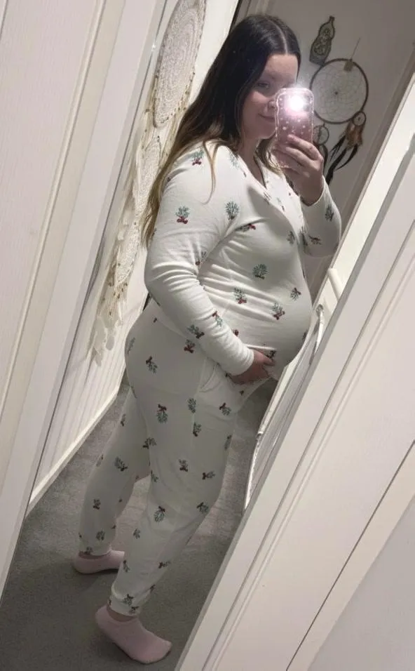 The rounder my belly gets, the naughtier I feel