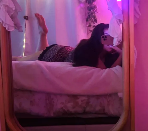 Would you be happy coming home to me ?🖤