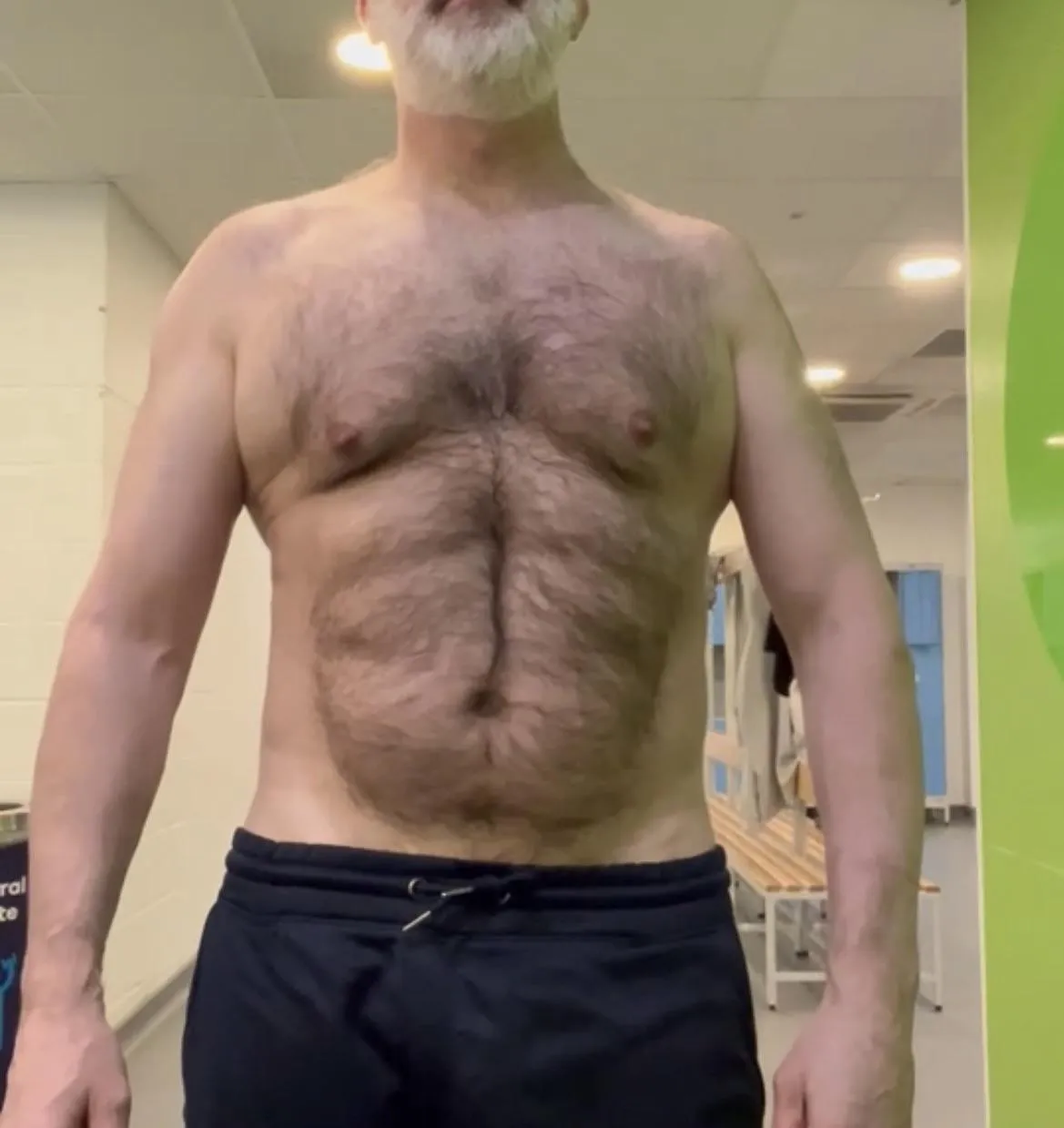 53 [M4M] (Glasgow) Salt n pepper beard, hairy dad bod, Looking for guys 18 to 35, SC AL48UK