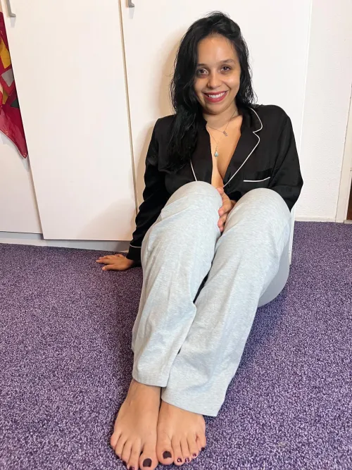 With only 25 ys old, wife but still naughty and sweet