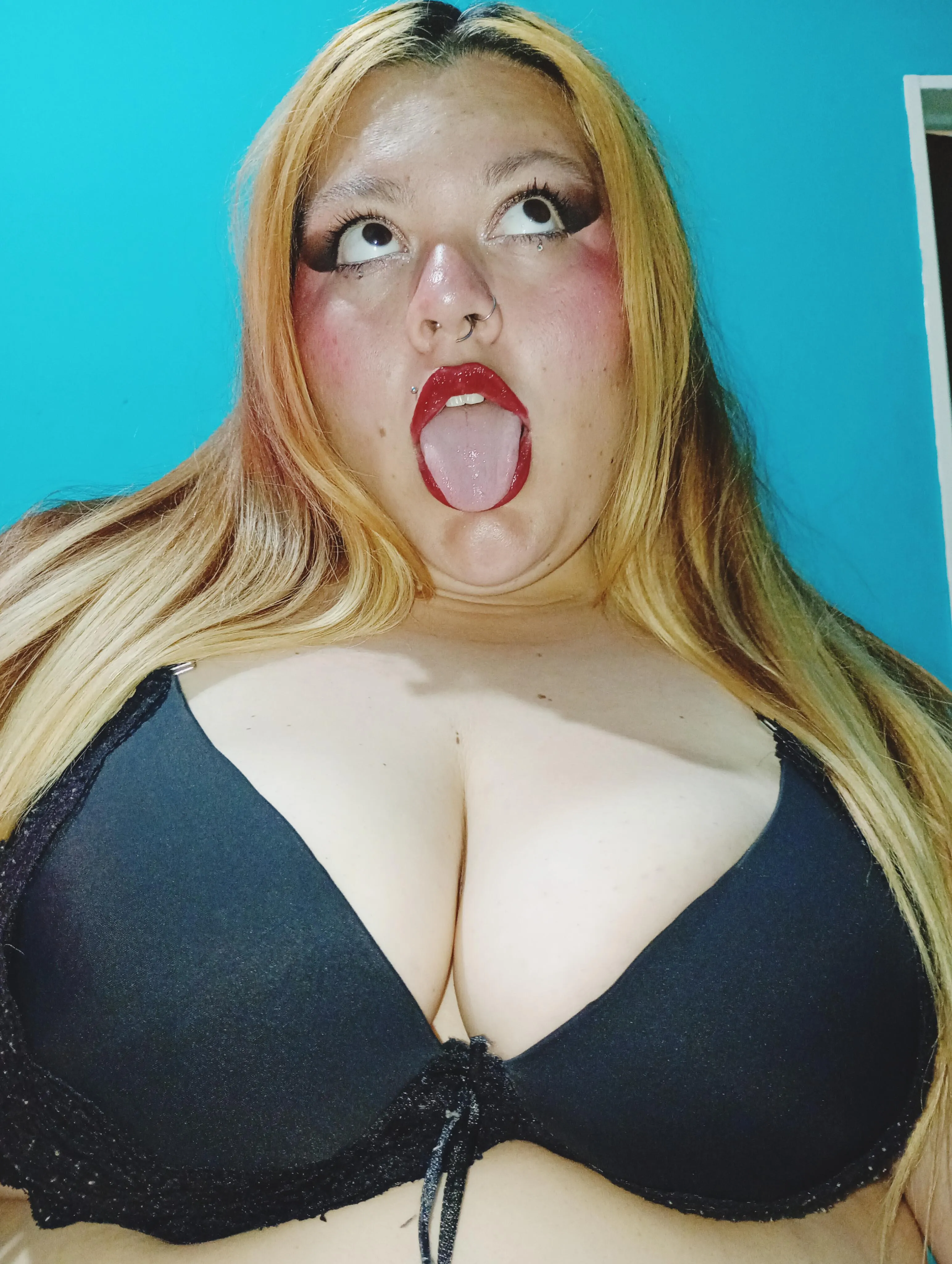 Hola amor , quieres ver más ?