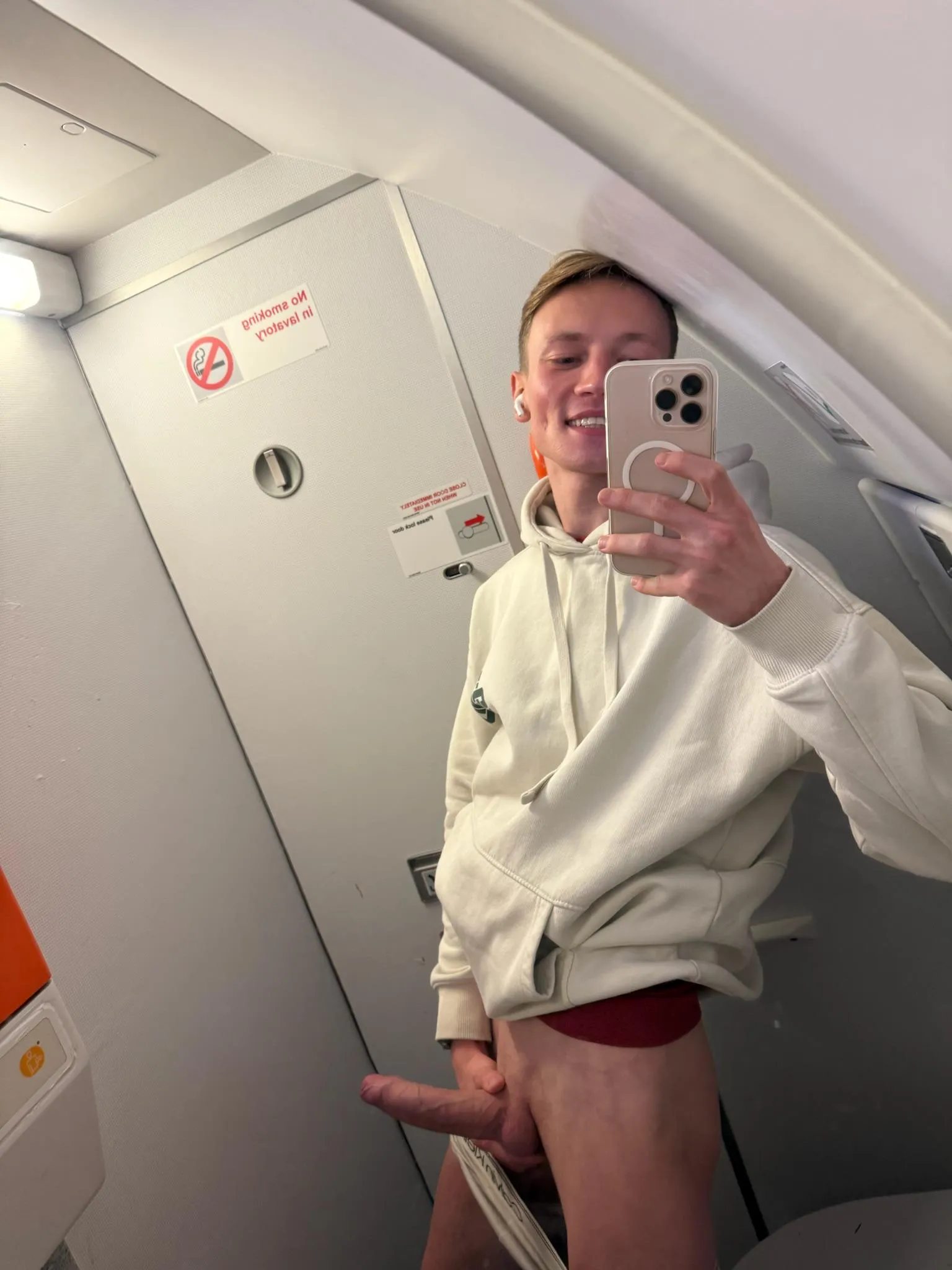 [19] 19yo, 19 santimeters or 7,5 inch , nice numbers 🔢