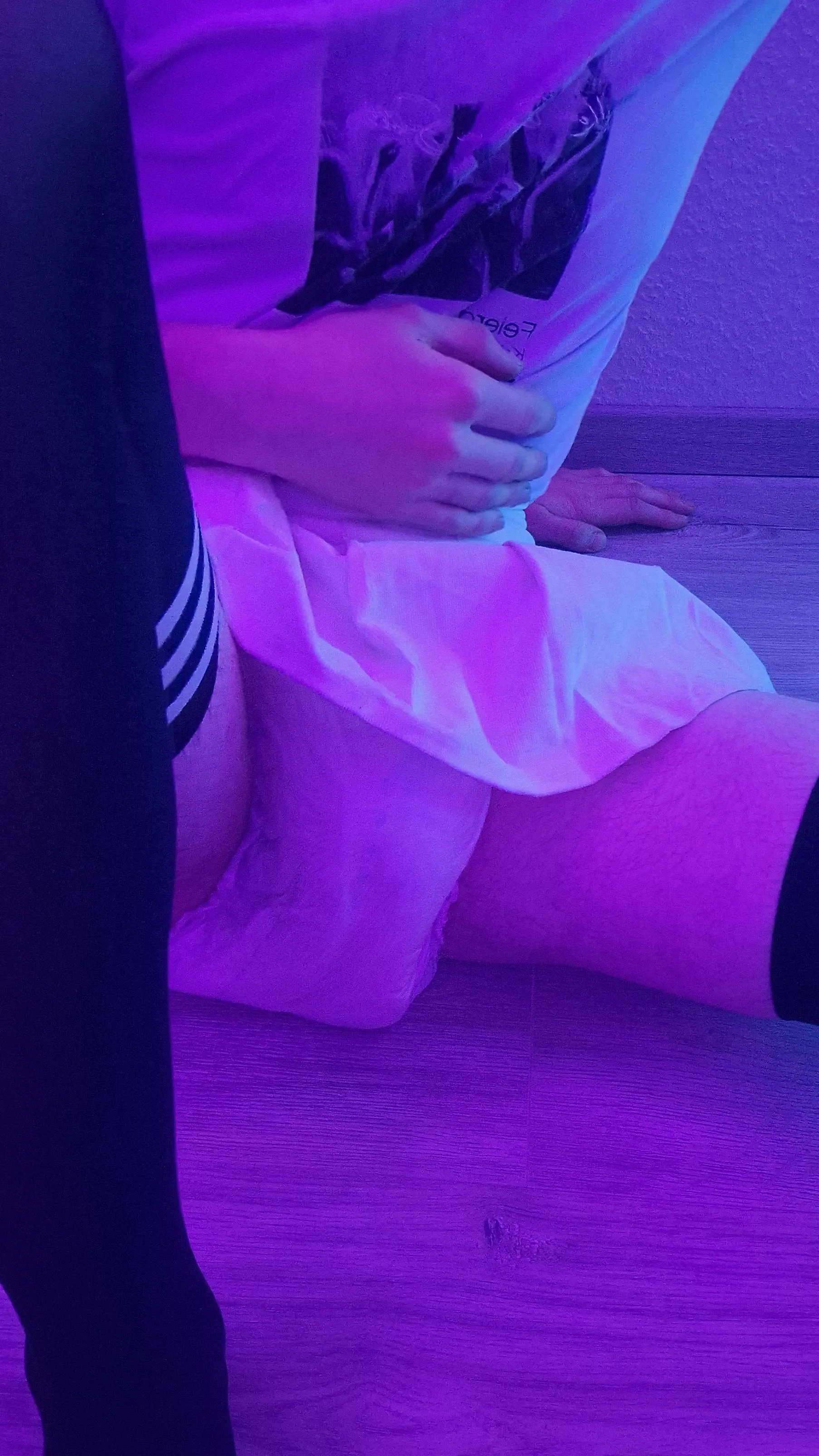 A diapee under a skirt makes the outfit perfekt isn't it? c: