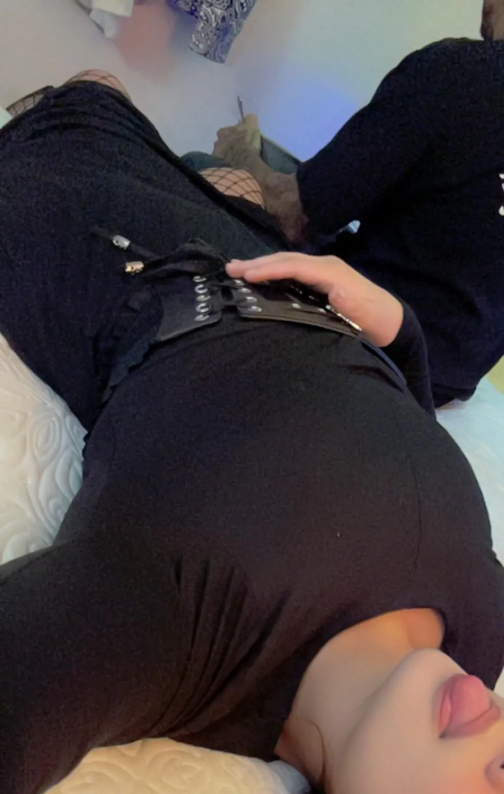 Any ladies like to watch? Dm me 😜