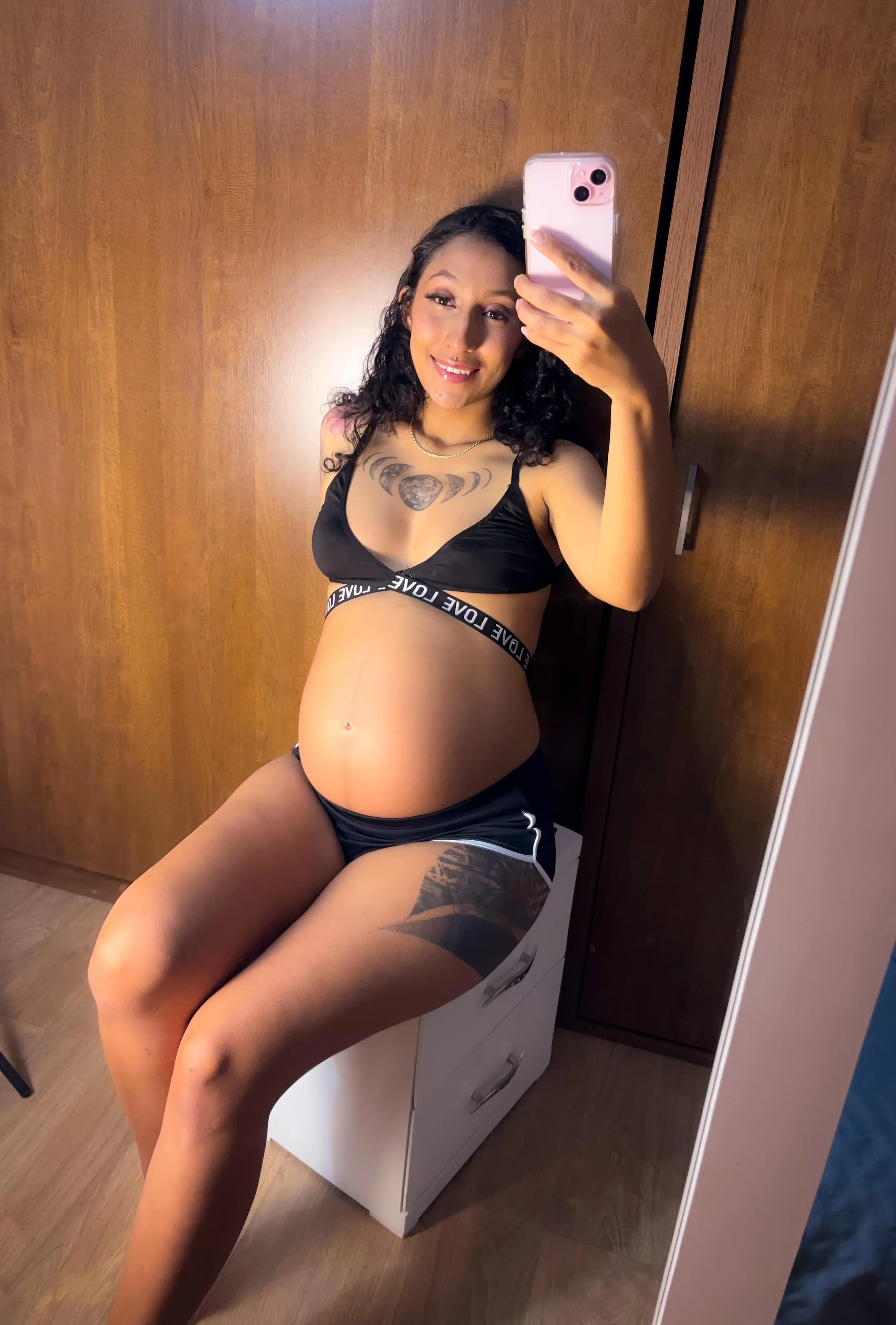 Do you find pregnant women sexier?