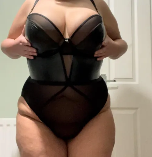 Do you like my curvy body ? Kat 32 f Scotland xxxx