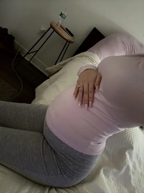 Do you like pregnant 18 year olds?😏